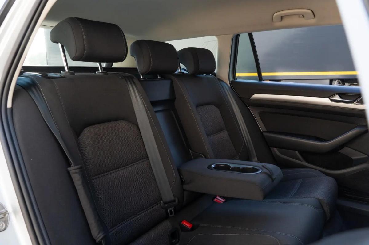 volkswagen-passat-variant-2015-diesel-1598cc