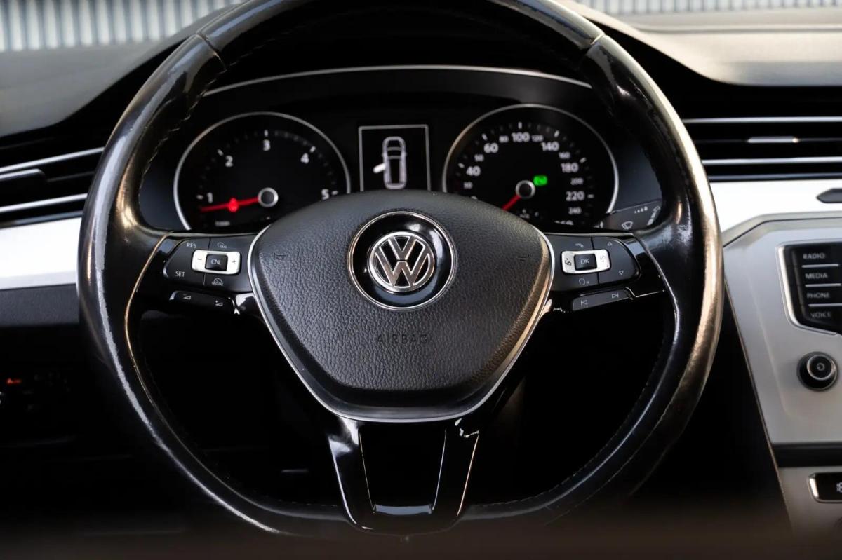 volkswagen-passat-variant-2015-diesel-1598cc