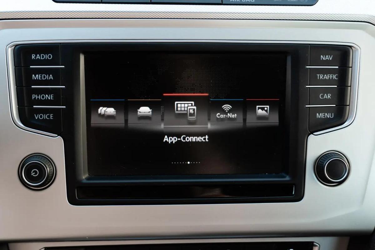 volkswagen-passat-variant-2015-diesel-1598cc