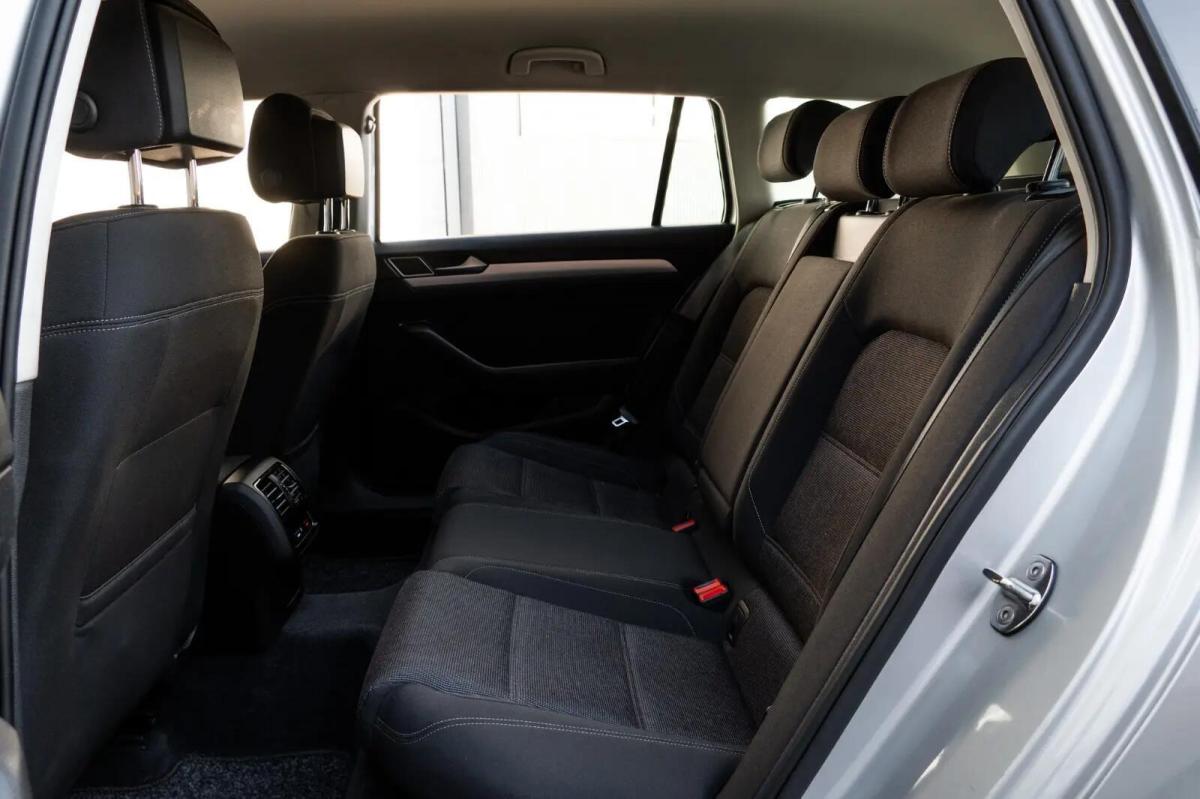 volkswagen-passat-variant-2015-diesel-1598cc