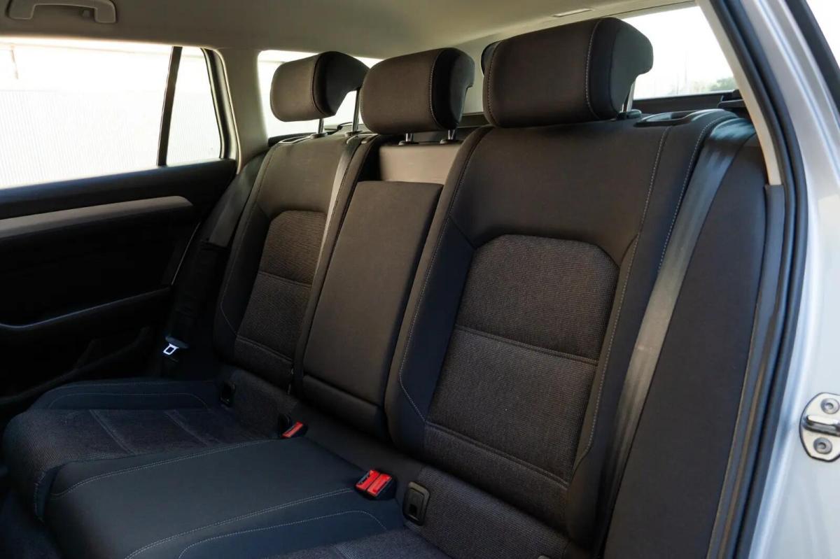 volkswagen-passat-variant-2015-diesel-1598cc