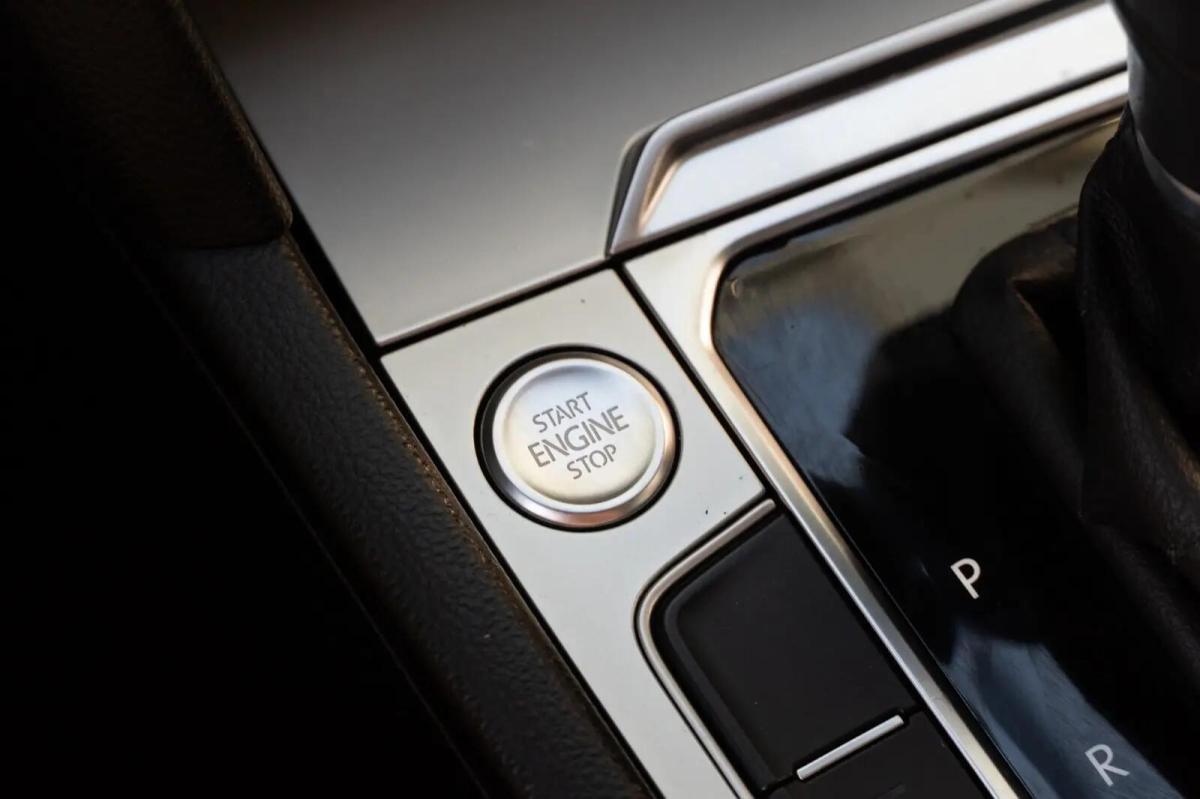 volkswagen-passat-variant-2015-diesel-1598cc