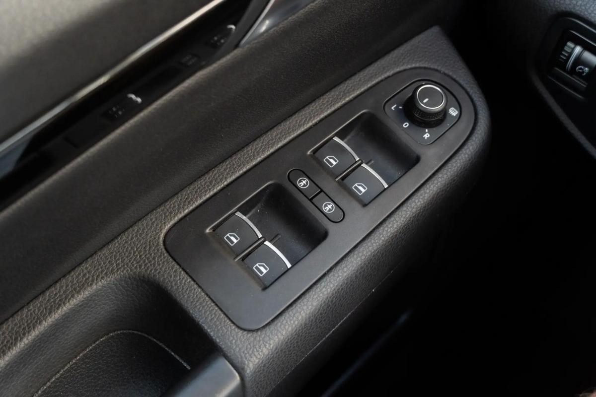 volkswagen-sharan-2019-diesel-1968cc