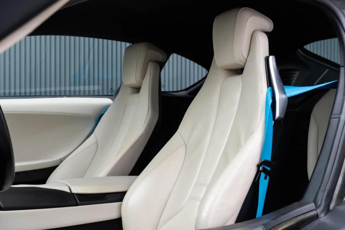 bmw-i8-2015-hibrido-a-gasolina-1499cc