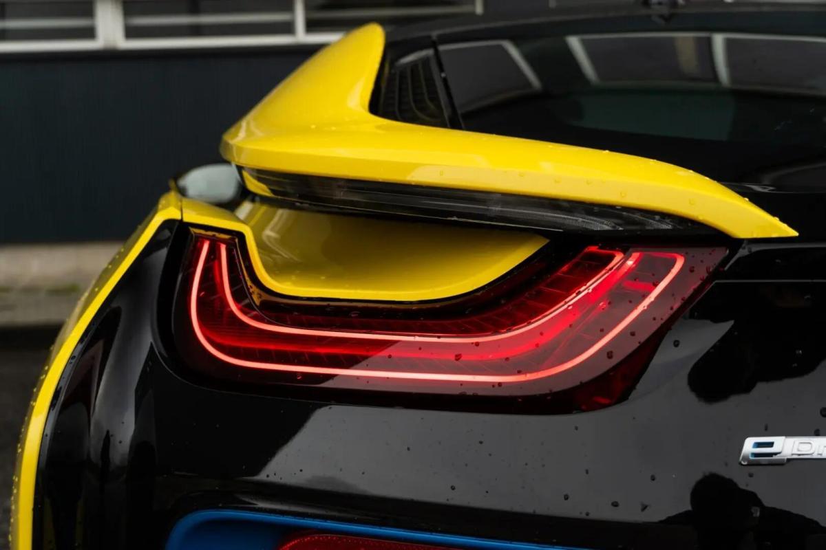 bmw-i8-2015-hibrido-a-gasolina-1499cc