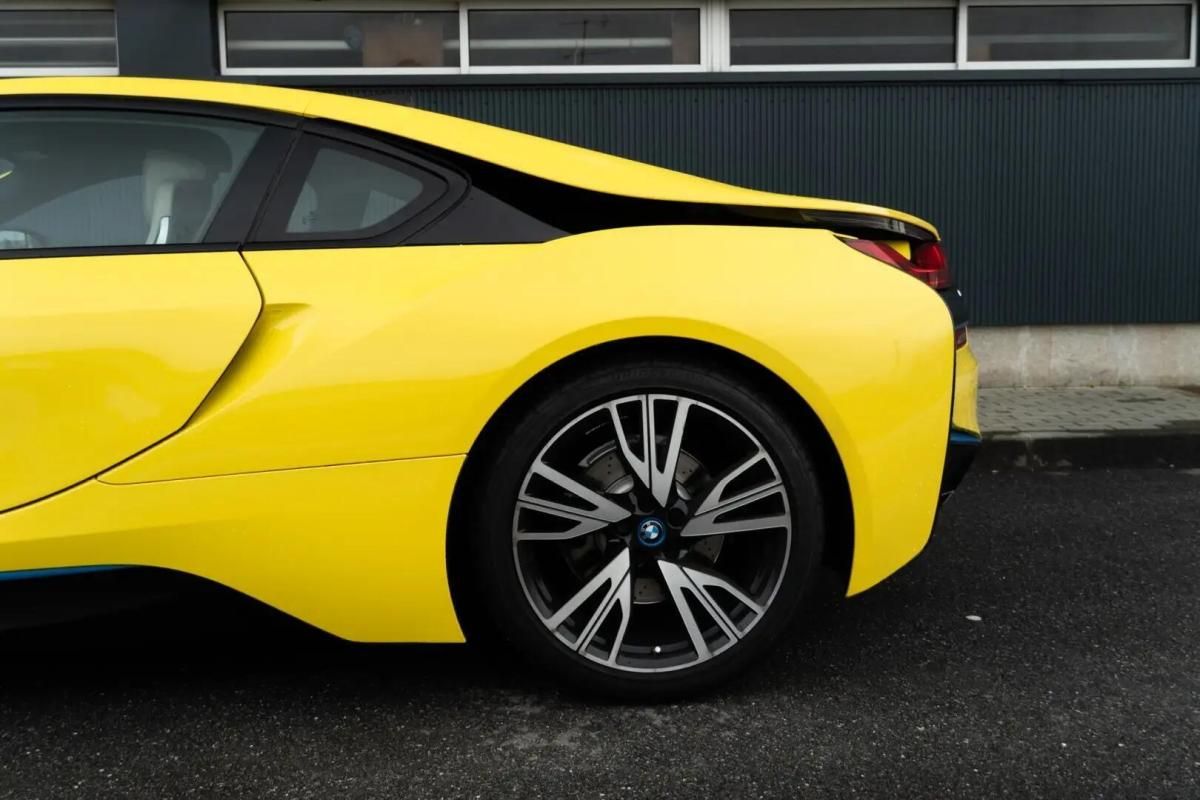 bmw-i8-2015-hibrido-a-gasolina-1499cc