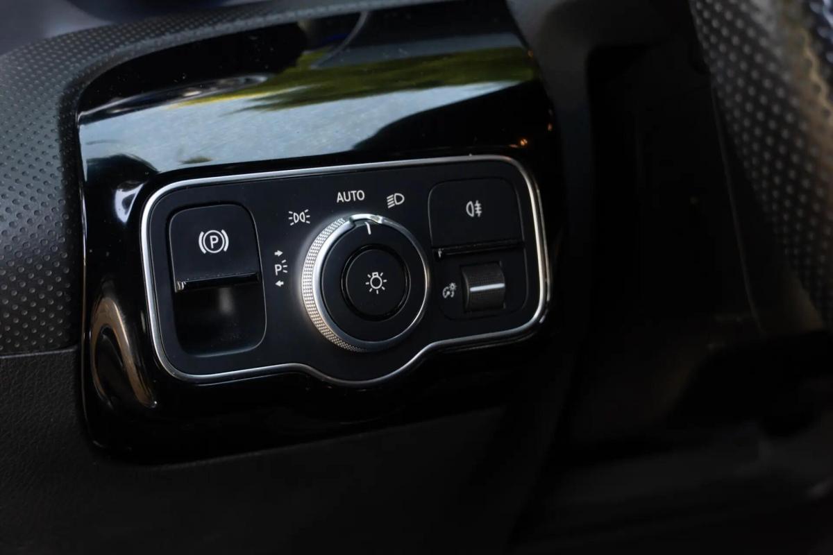 mercedes-benz-cla-180-amg-auto-2020-diesel-1461cc
