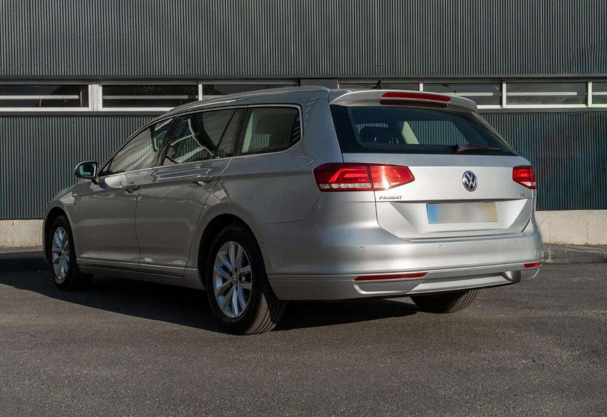 volkswagen-passat-variant-2015-diesel-1598cc
