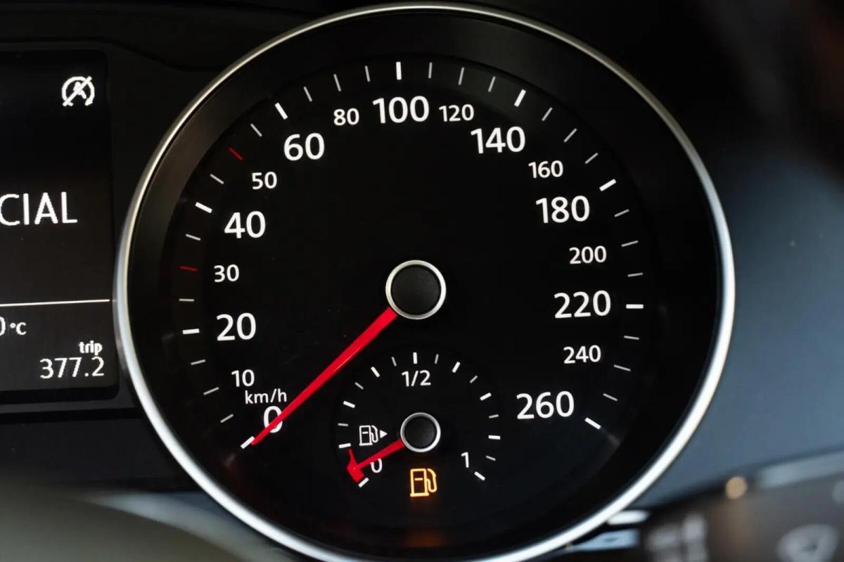 volkswagen-passat-variant-2015-diesel-1598cc