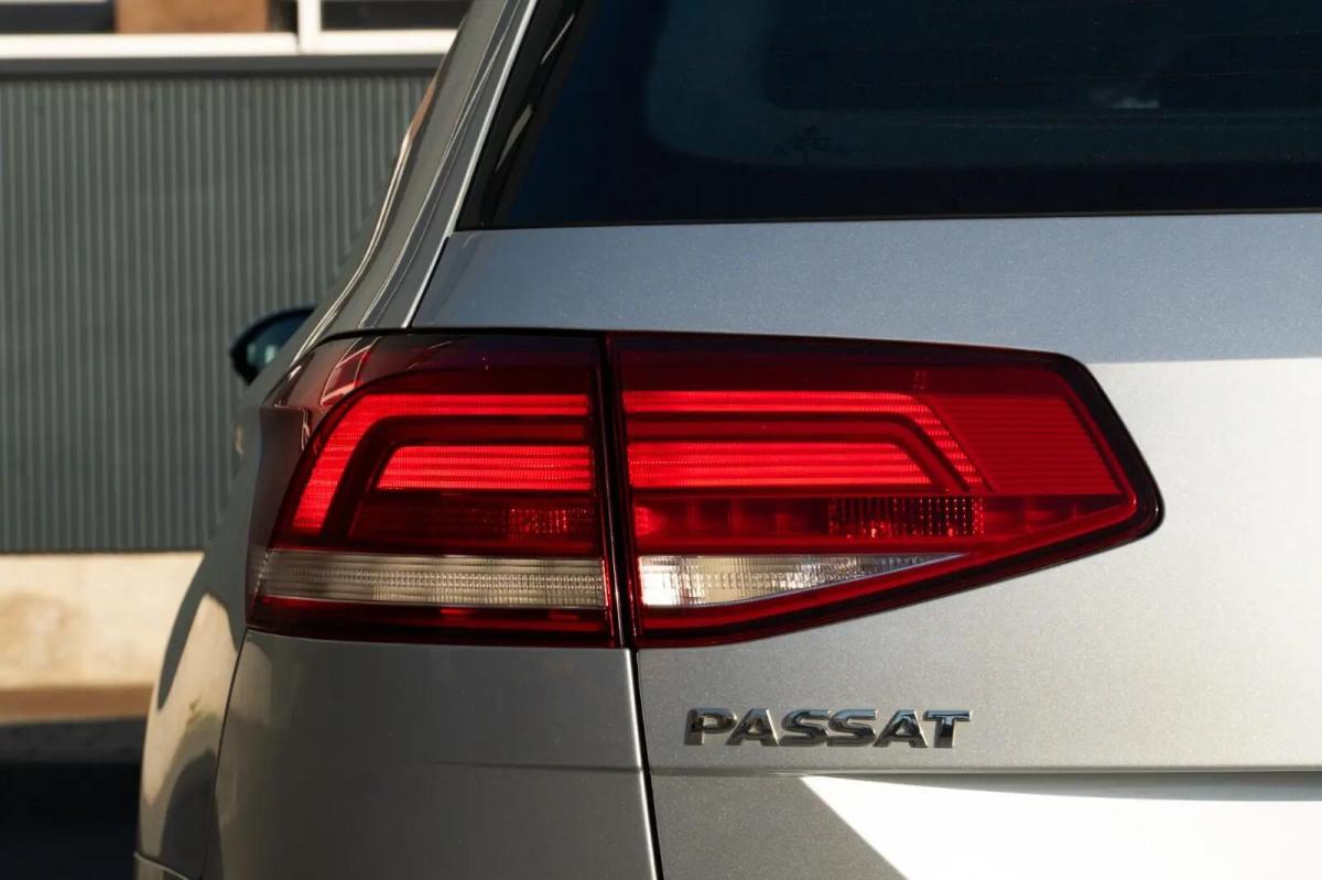 volkswagen-passat-variant-2015-diesel-1598cc