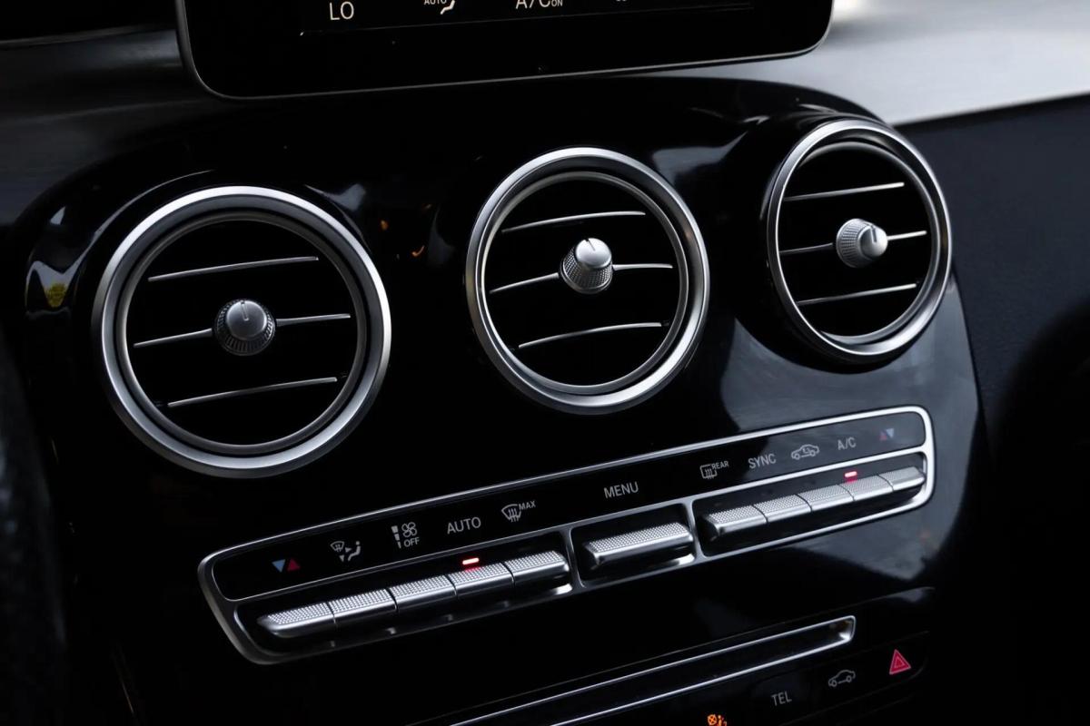 mercedes-benz-glc-250-d-4matic-2016-diesel-2143cc