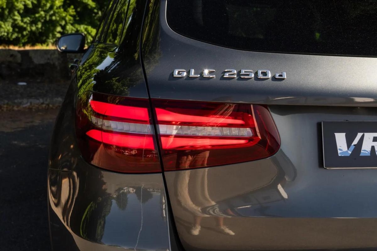 mercedes-benz-glc-250-d-4matic-2016-diesel-2143cc