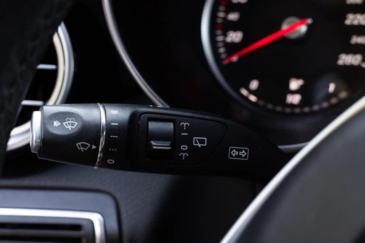 mercedes-benz-glc-250-d-4matic-2016-diesel-2143cc