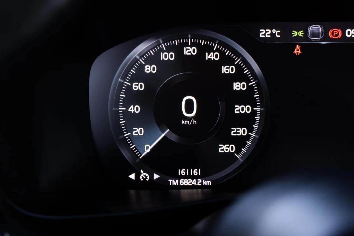 volvo-xc40-2018-diesel-1969cc