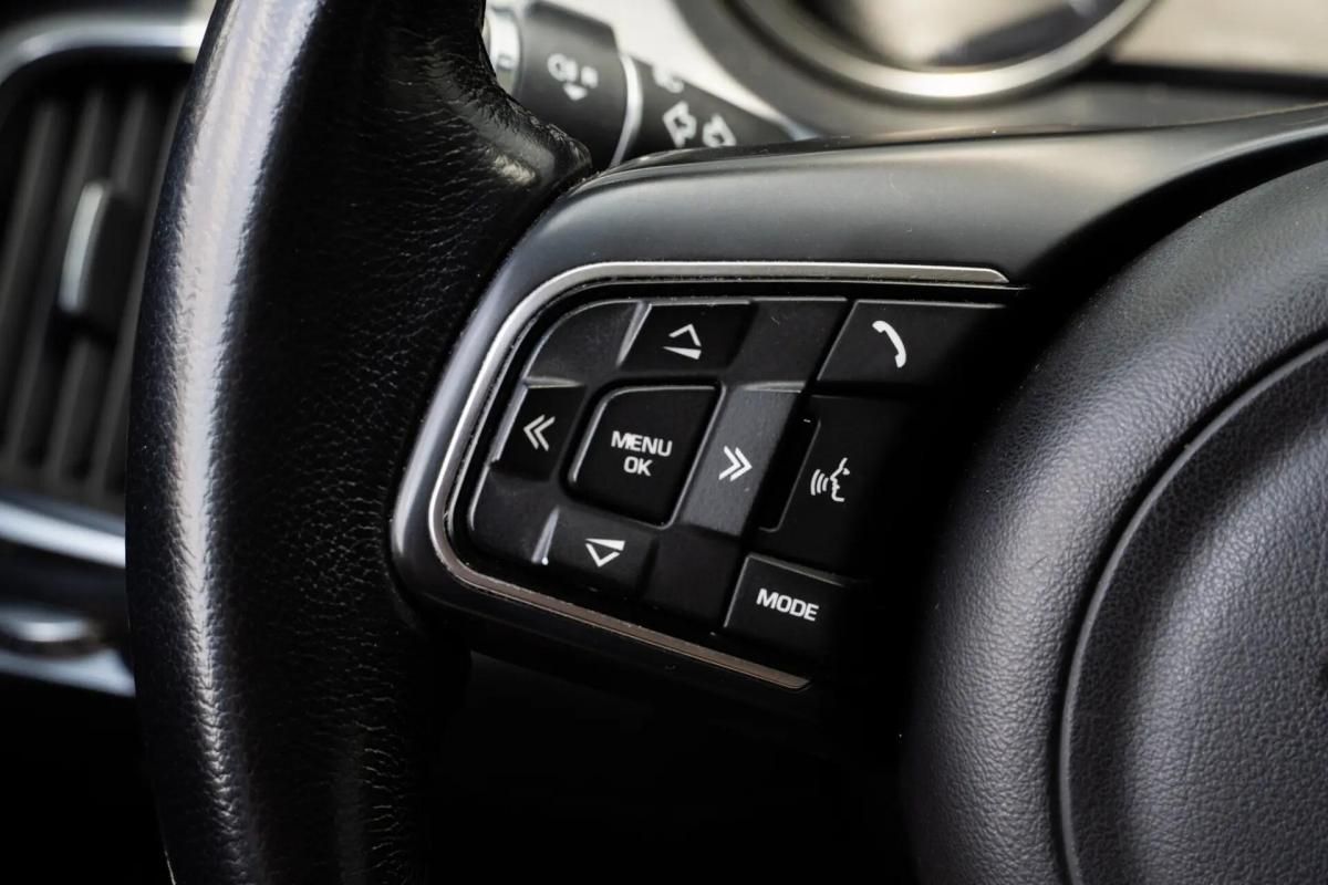jaguar-e-pace-2018-diesel-1999cc