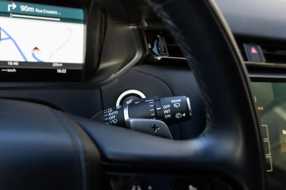 land-rover-range-rover-velar-2023-hibrido-a-gasolina-1997cc