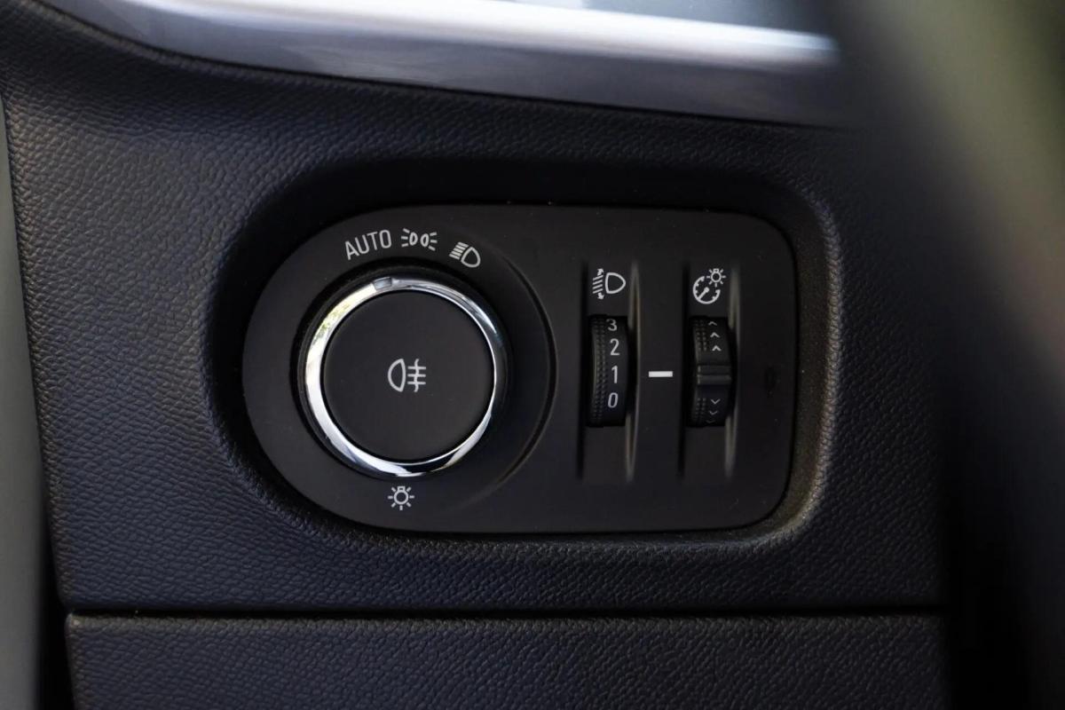 opel-mokka-2023-gasolina-1199cc