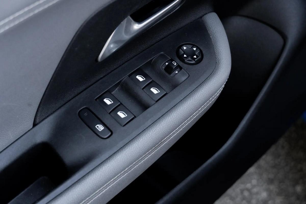 opel-mokka-2023-gasolina-1199cc