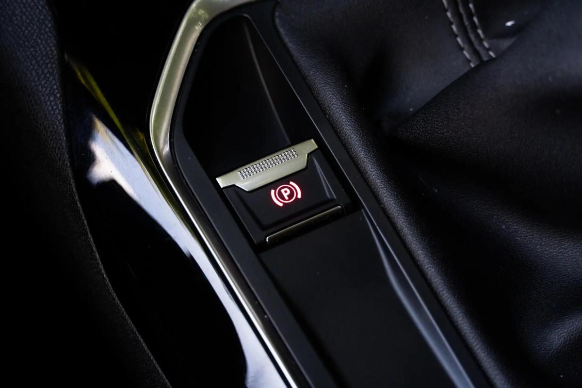 peugeot-3008-2019-diesel-1499cc