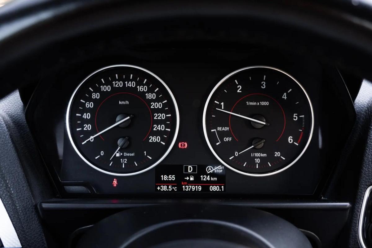 bmw-serie-2-218d-coupe-2015-diesel-1995cc