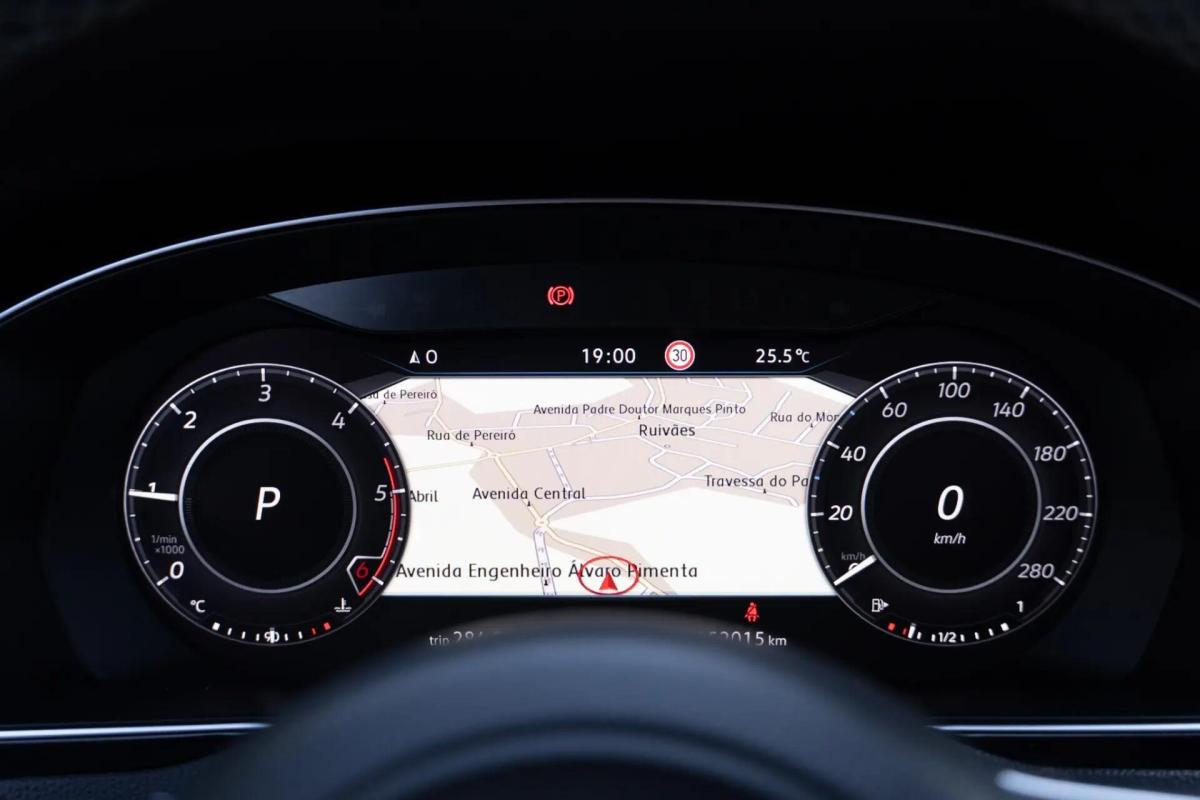 volkswagen-arteon-2019-diesel-1968cc