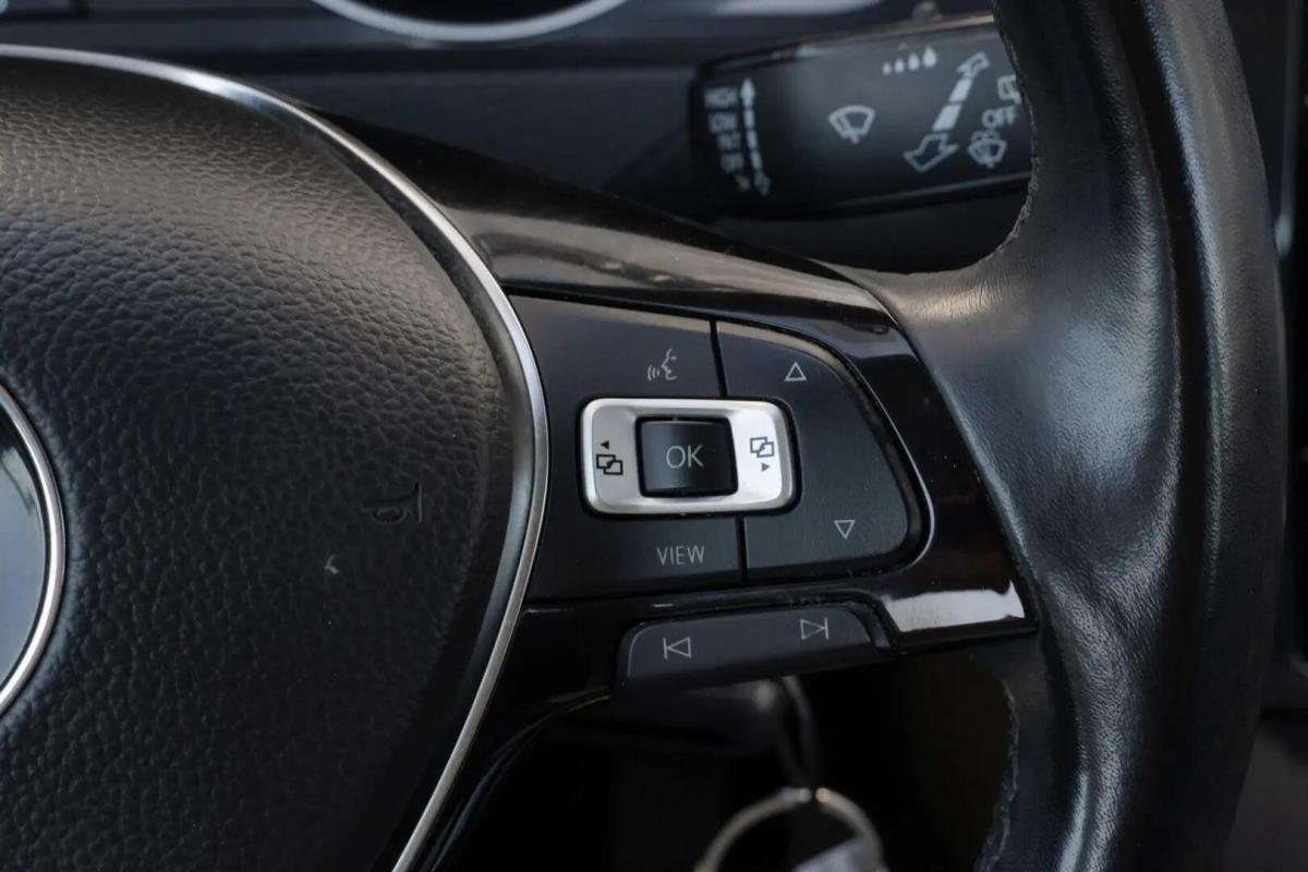 volkswagen-golf-2019-diesel-1598cc