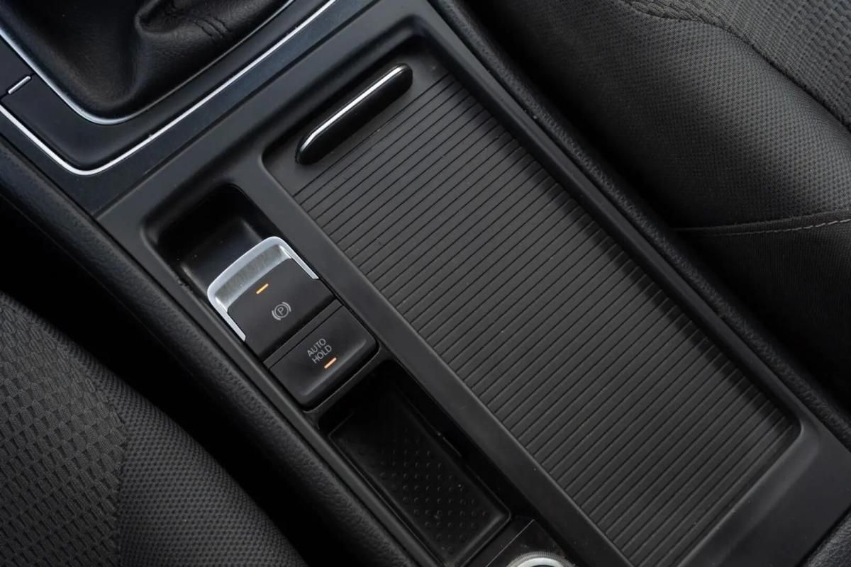 volkswagen-golf-2019-diesel-1598cc