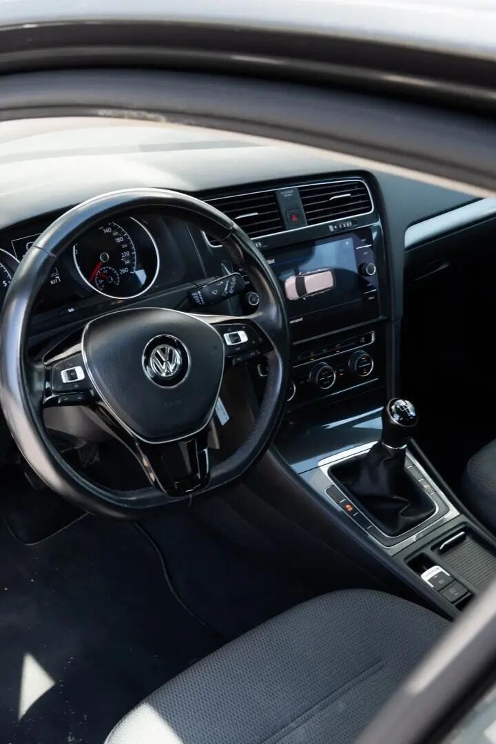 volkswagen-golf-2019-diesel-1598cc