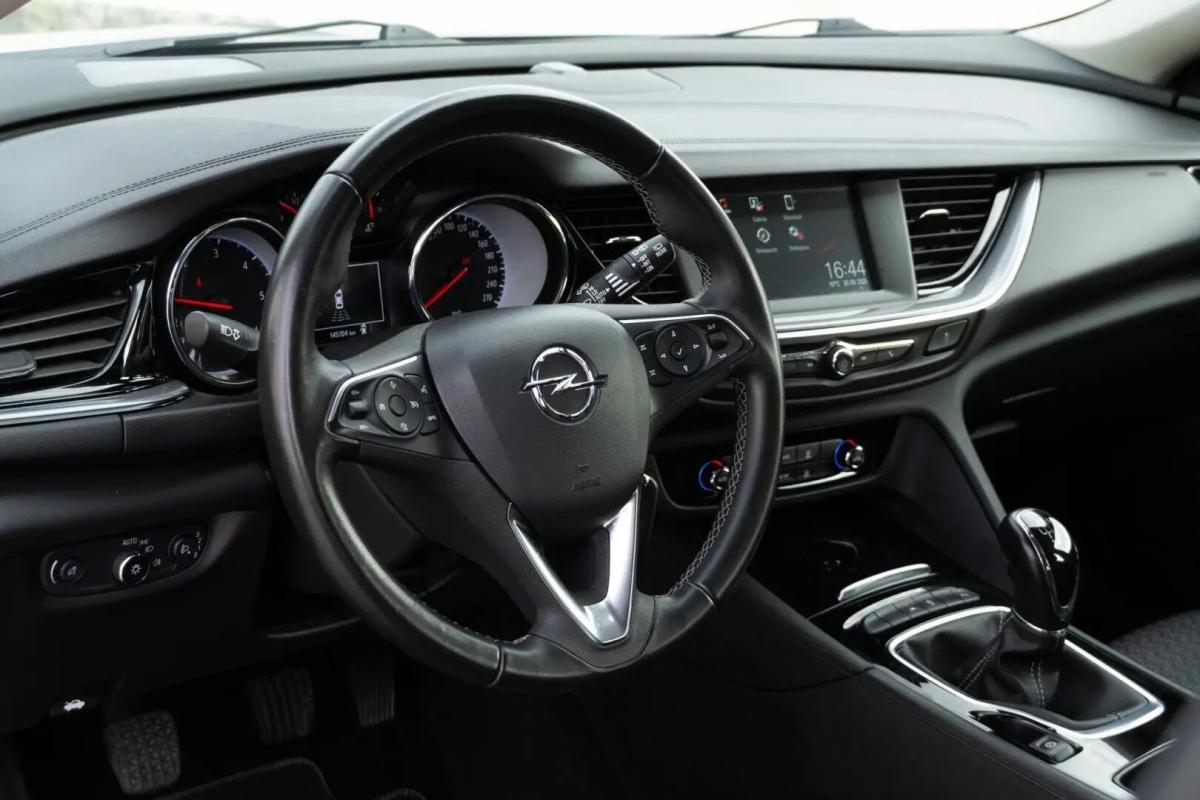 opel-insignia-sports-tourer-2019-diesel-1598cc