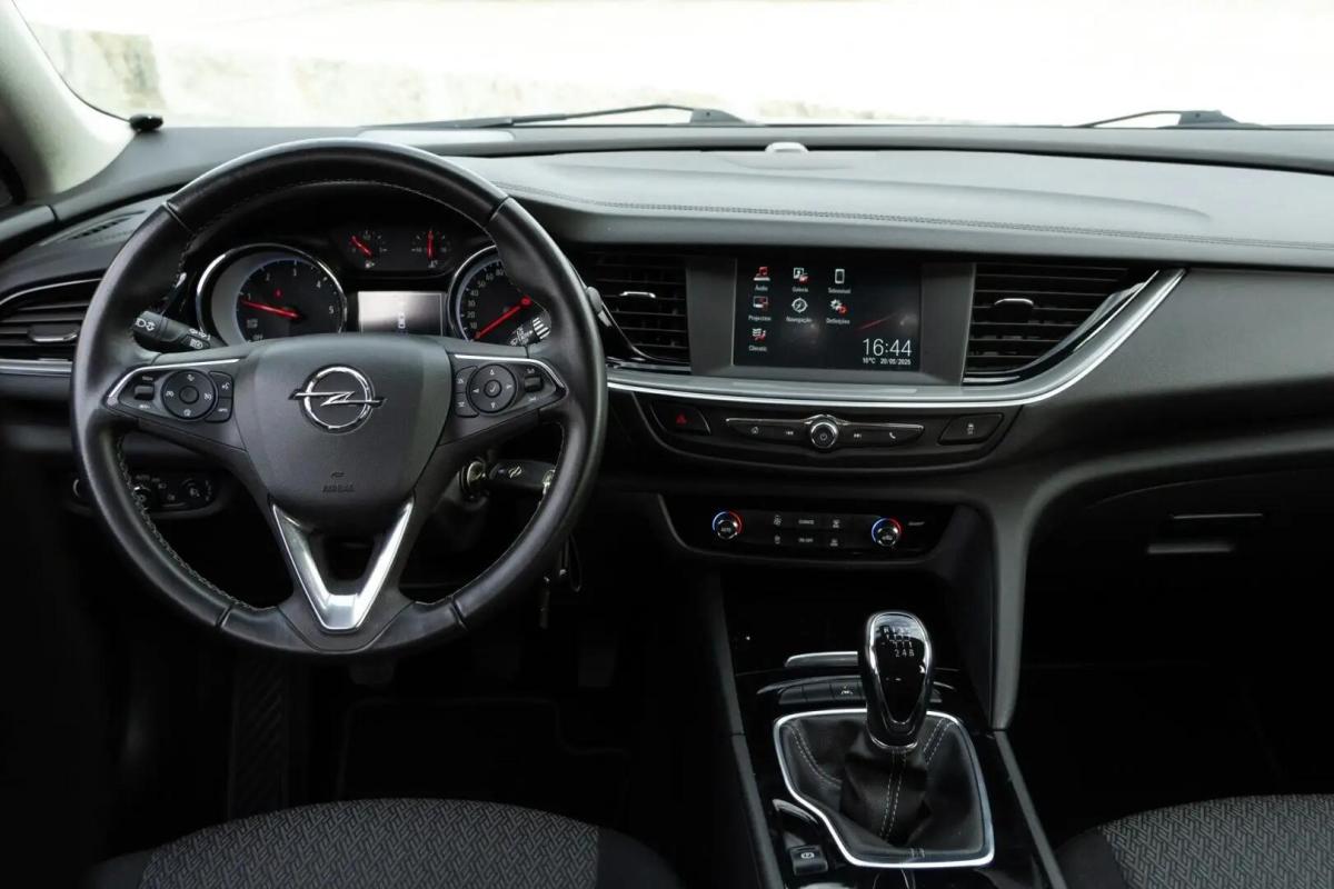 opel-insignia-sports-tourer-2019-diesel-1598cc