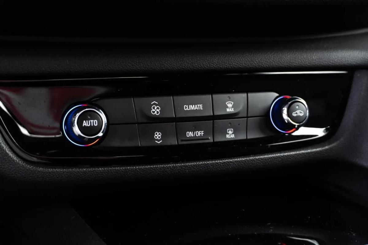 opel-insignia-sports-tourer-2019-diesel-1598cc