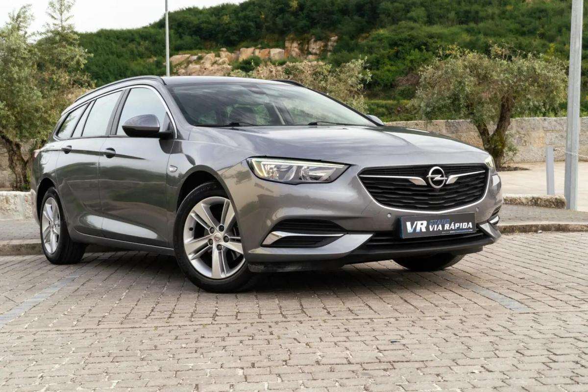 opel-insignia-sports-tourer-2019-diesel-1598cc