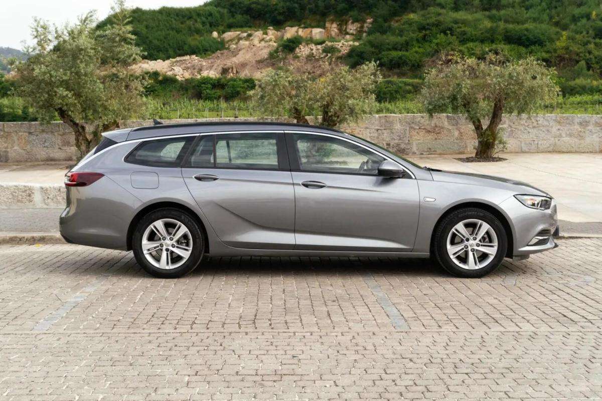 opel-insignia-sports-tourer-2019-diesel-1598cc