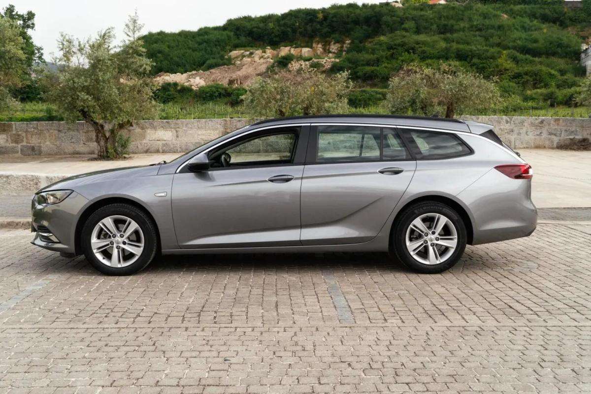 opel-insignia-sports-tourer-2019-diesel-1598cc