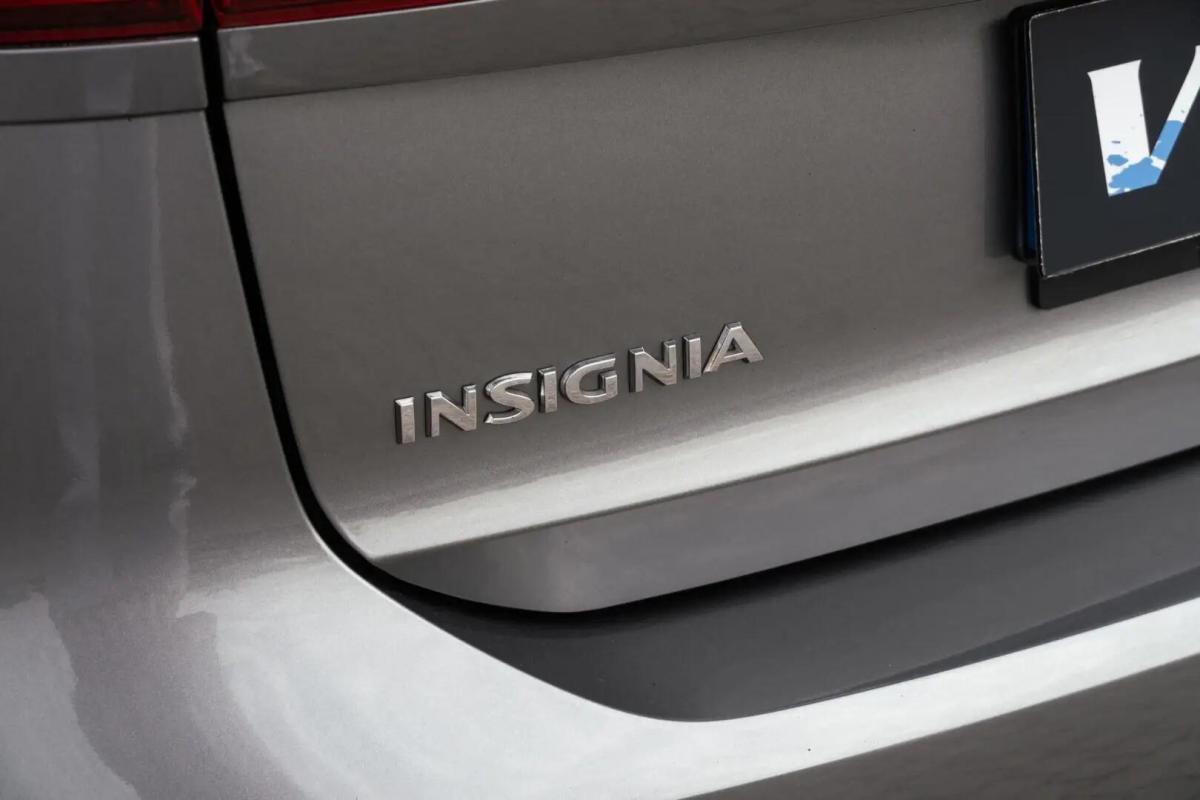 opel-insignia-sports-tourer-2019-diesel-1598cc