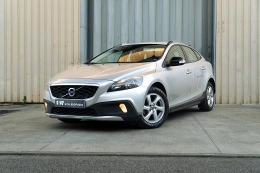 volvo-v40-cross-country-2014-diesel-1560cc