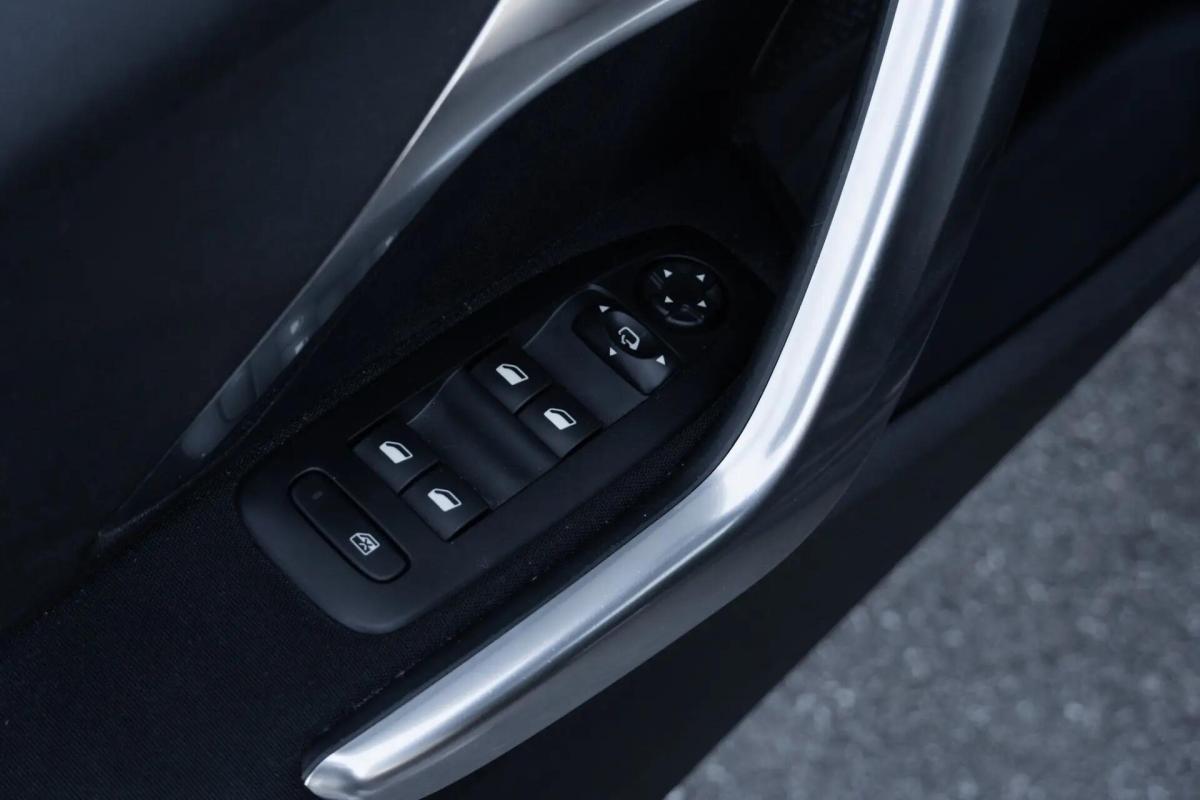 peugeot-2008-2019-gasolina-1199cc