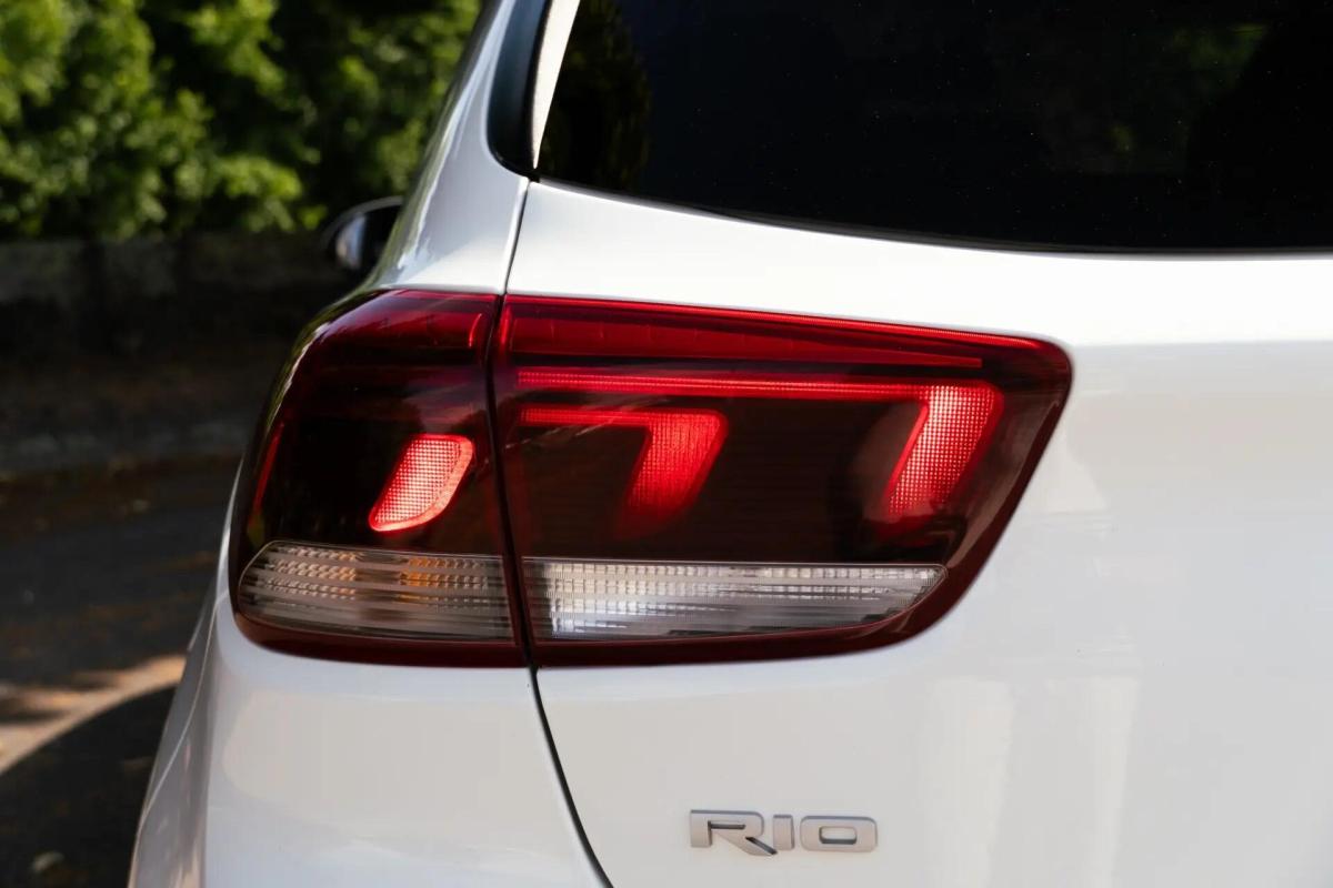 kia-rio-2022-gasolina-998cc