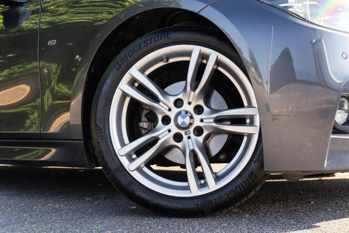bmw-serie-3-318-d-touring-2018-diesel-1995cc