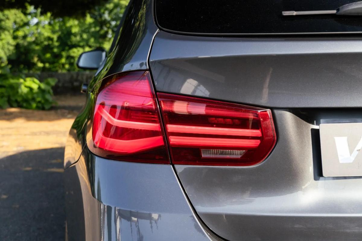 bmw-serie-3-318-d-touring-2018-diesel-1995cc
