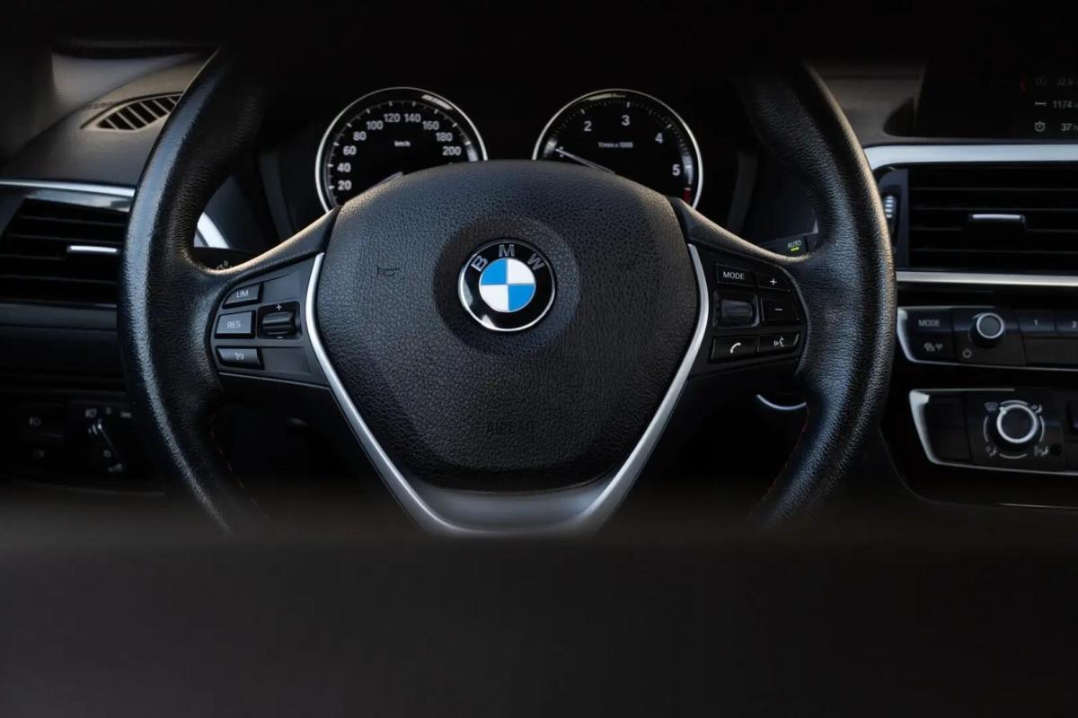 bmw-serie-1-116d-1-5-2019-diesel-1496cc