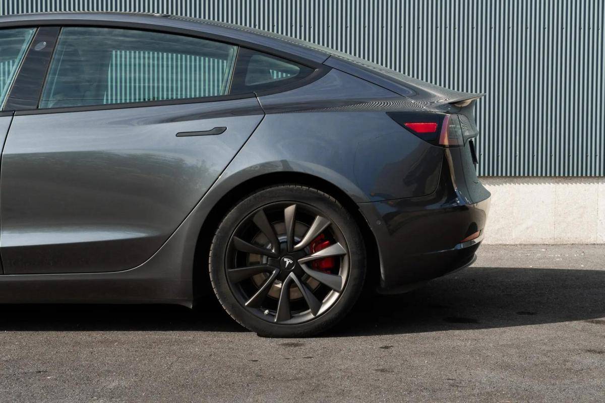 tesla-model-3-2019-eletrico-0cc