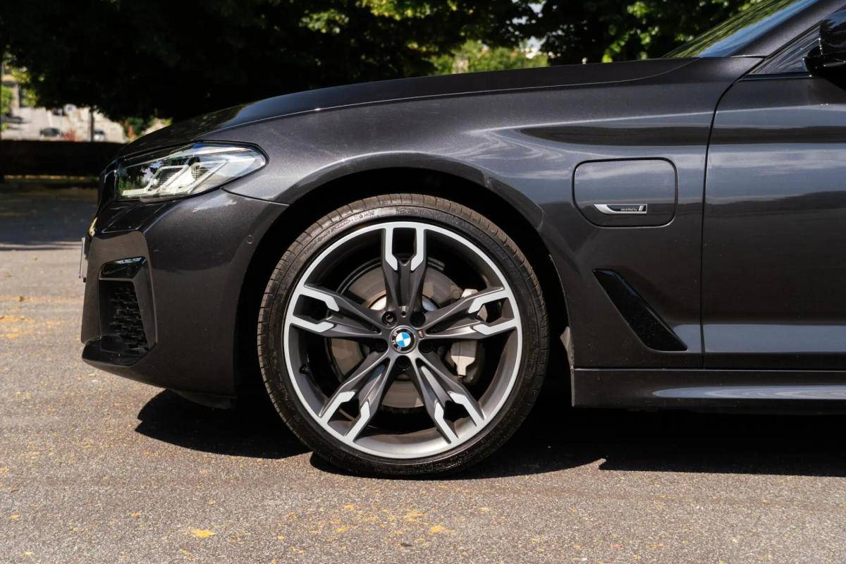 bmw-serie-5-2022-hibrido-a-gasolina-1998cc