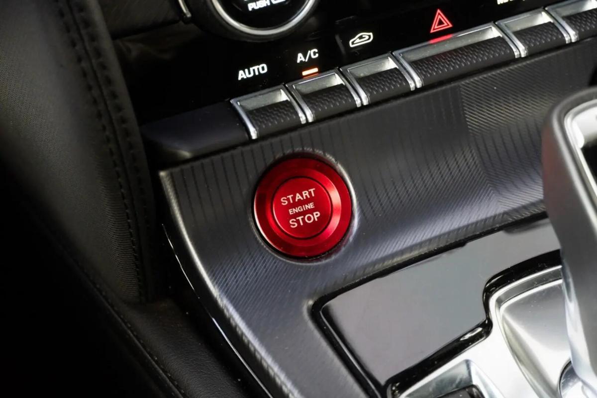 jaguar-f-type-2019-gasolina-1997cc