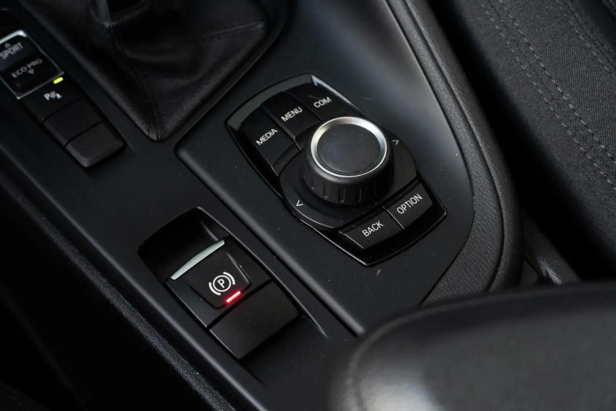 bmw-x1-sdrive18d-2018-diesel-1995cc