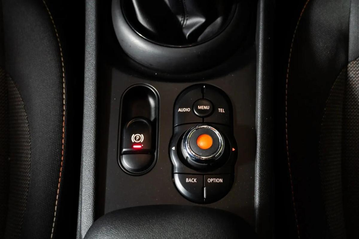 mini-clubman-2017-diesel-1496cc