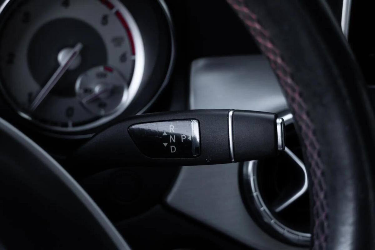 mercedes-benz-cla-220-cdi-2013-diesel-2143cc