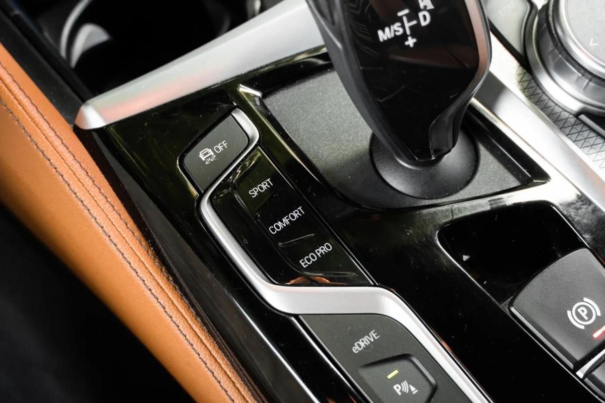 bmw-serie-5-530e-iperformance-sedan-2019-hibrido-a-gasolina-1998cc