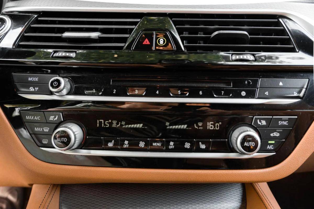 bmw-serie-5-530e-iperformance-sedan-2019-hibrido-a-gasolina-1998cc