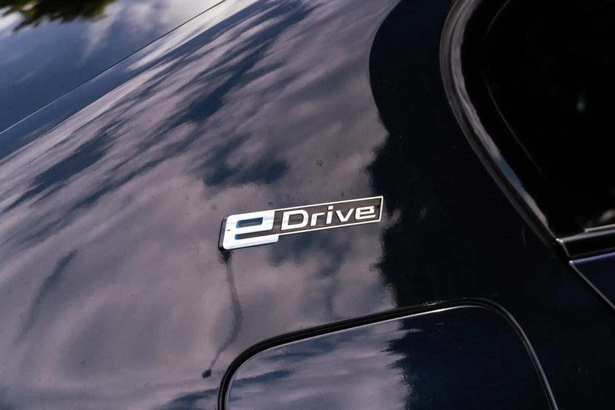bmw-serie-5-530e-iperformance-sedan-2019-hibrido-a-gasolina-1998cc